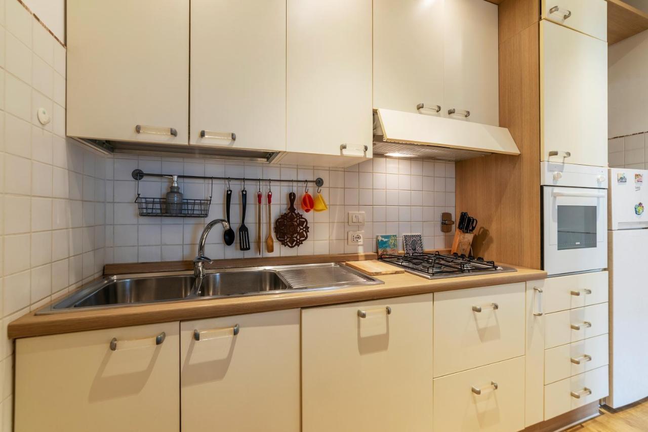 Sunny Apartment Piramide Рим Екстериор снимка