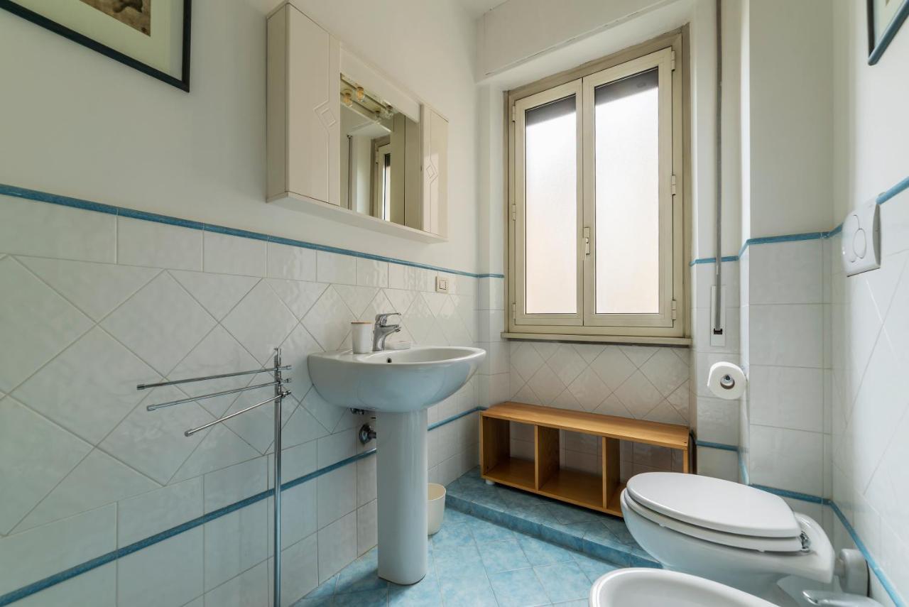 Sunny Apartment Piramide Рим Екстериор снимка