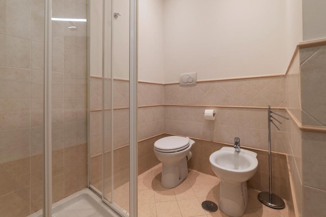 Sunny Apartment Piramide Рим Екстериор снимка