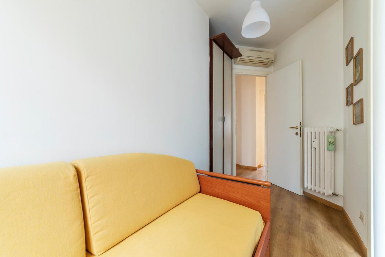 Sunny Apartment Piramide Рим Екстериор снимка